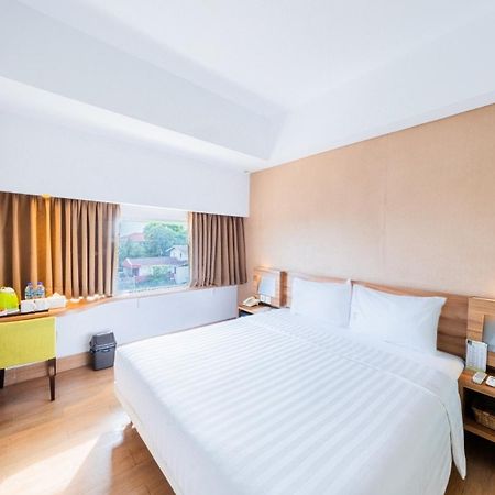 Whiz Prime Hotel Balikpapan Exteriér fotografie