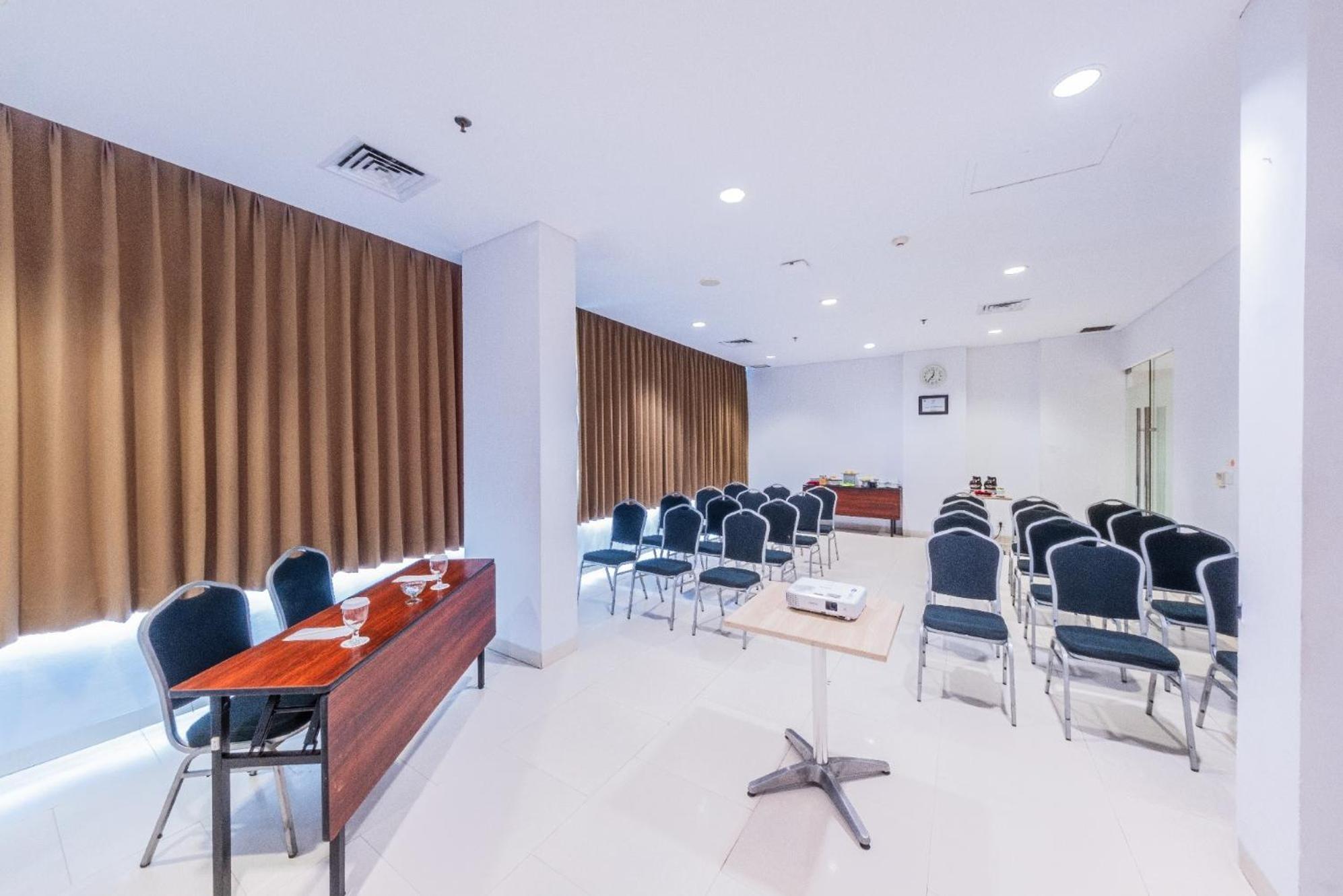 Whiz Prime Hotel Balikpapan Exteriér fotografie