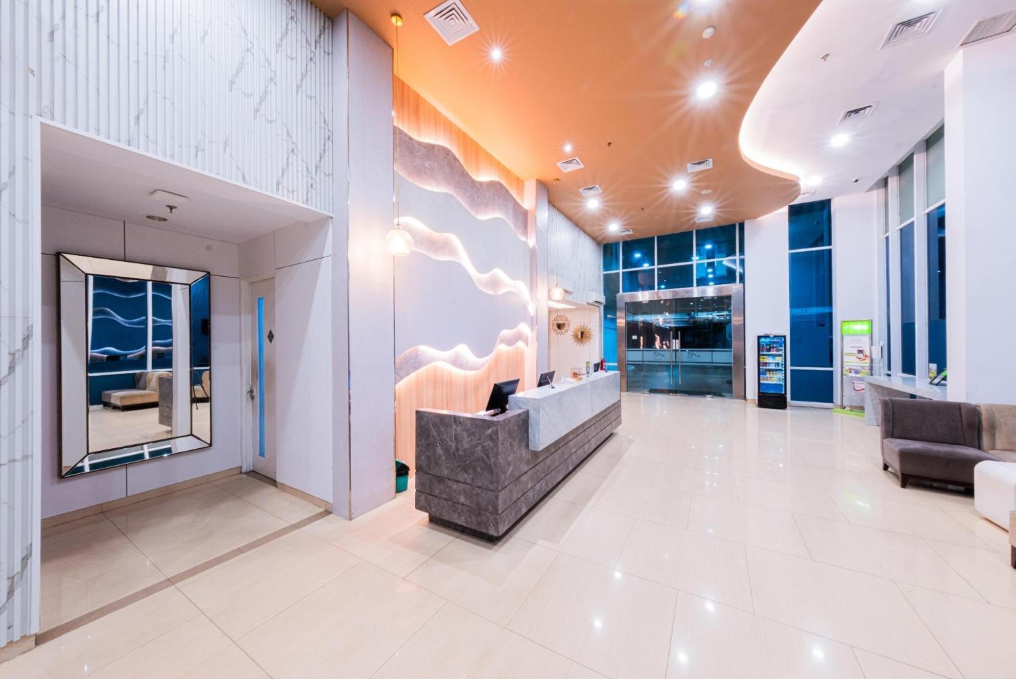 Whiz Prime Hotel Balikpapan Exteriér fotografie