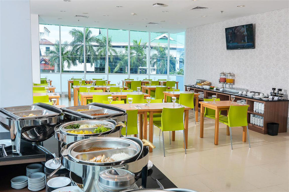 Whiz Prime Hotel Balikpapan Exteriér fotografie