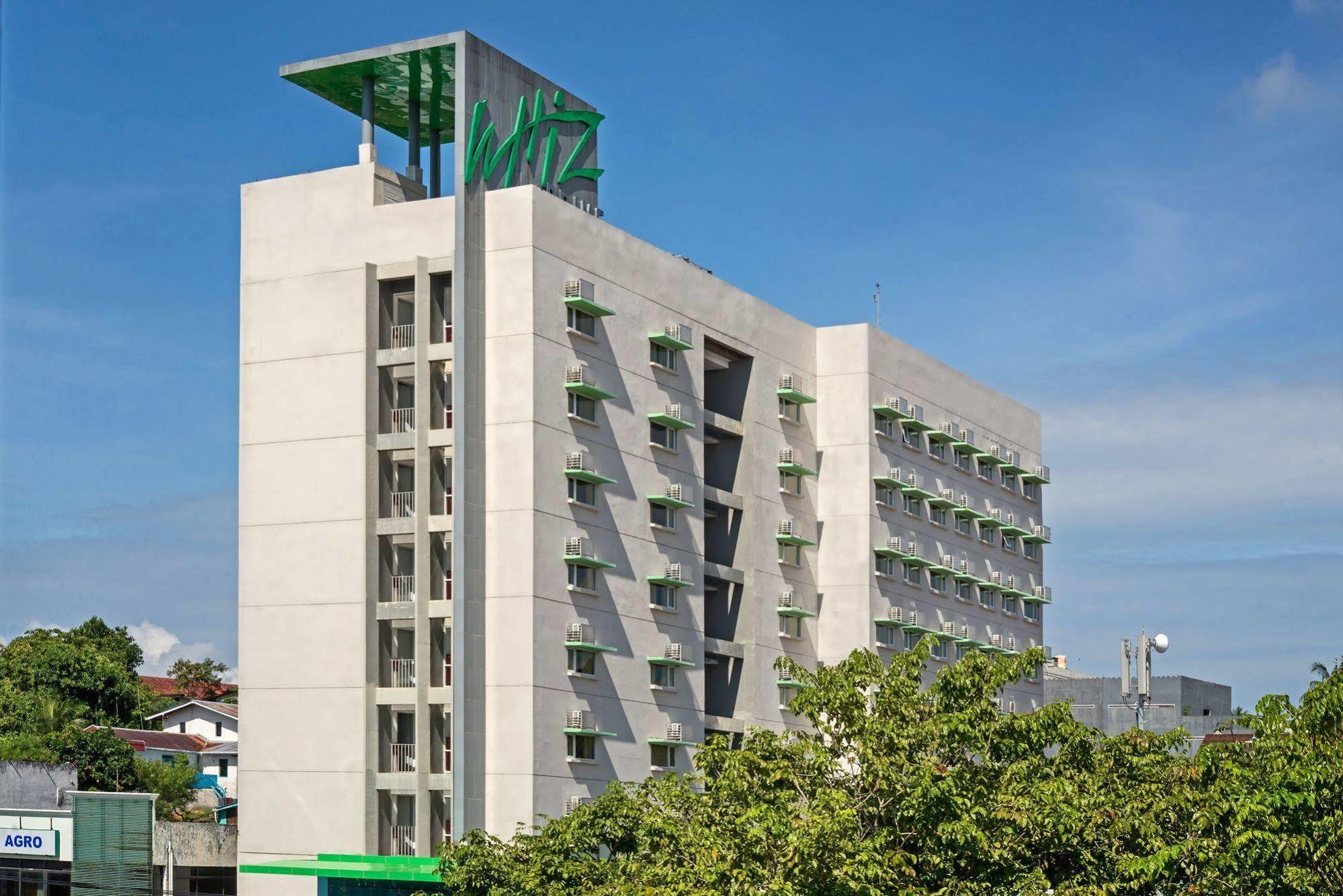 Whiz Prime Hotel Balikpapan Exteriér fotografie